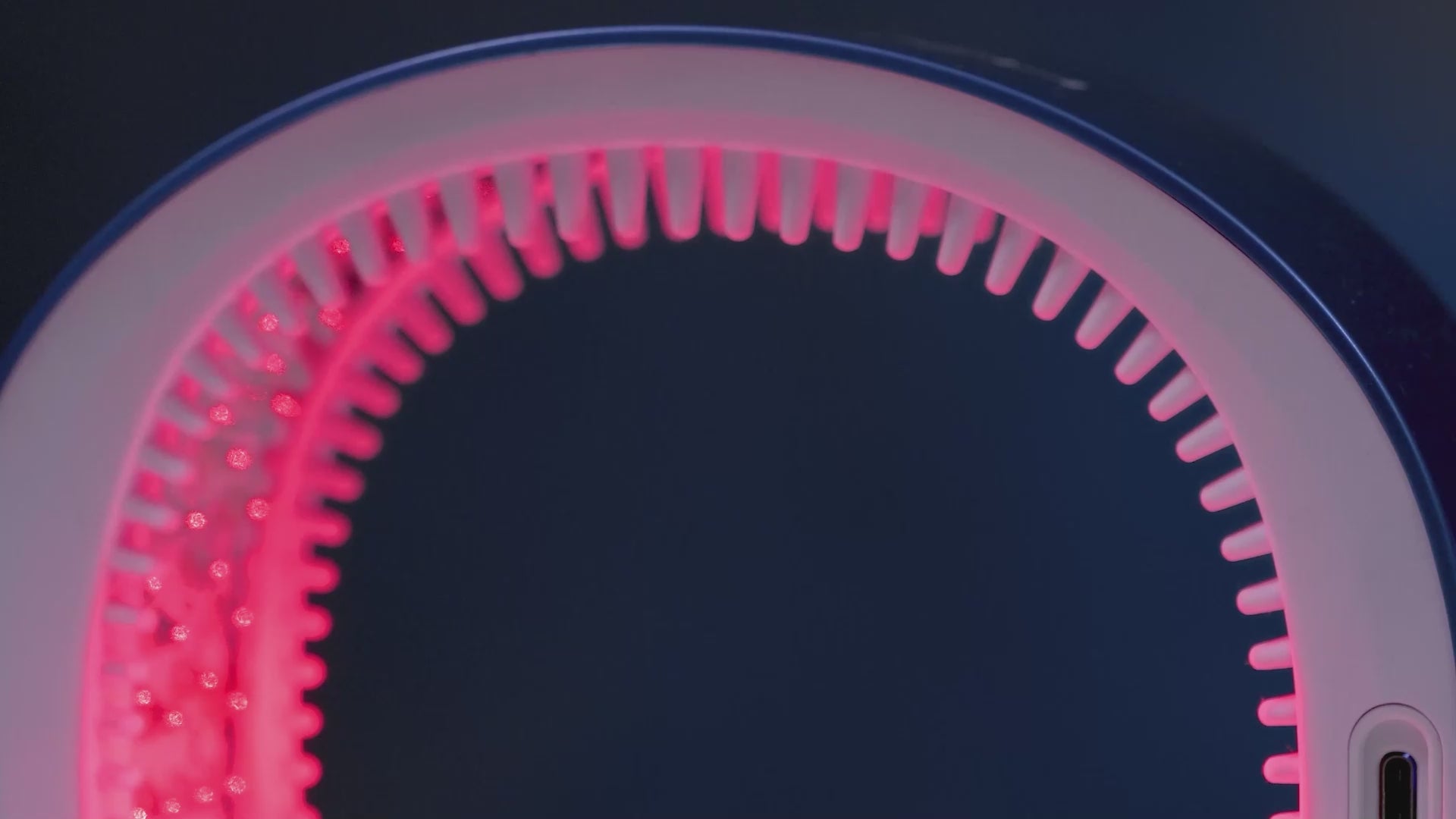Last inn video: HairMax LaserBand 82 Comfort Flex i bruk